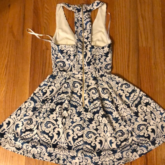 Sun dress - Picture 2 of 3